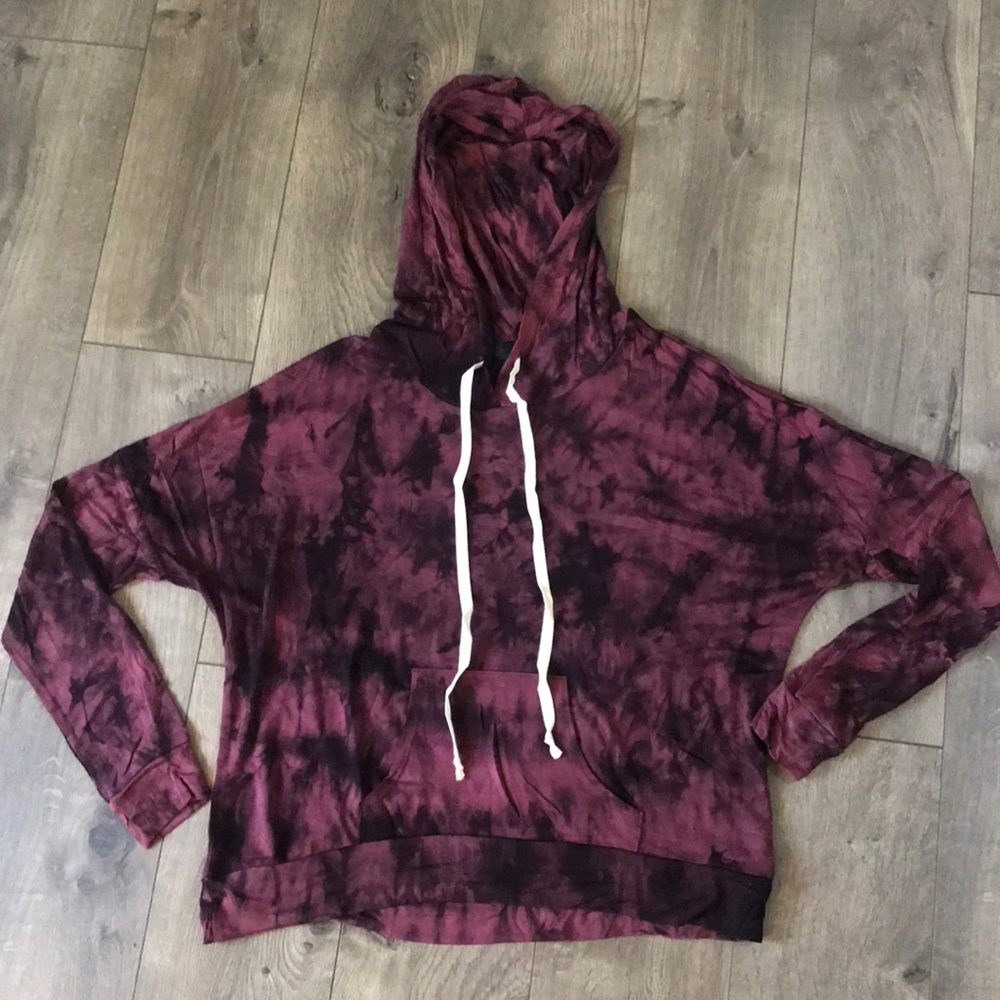Last L • Burgundy Tie Dye Top Hoodie - Picture 4 of 6
